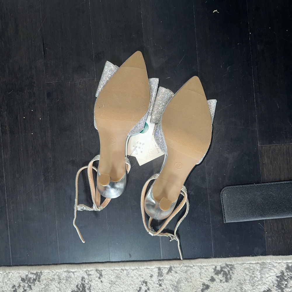 A New Day Glittering Silver Heels with Bow - Picture 4 of 7
